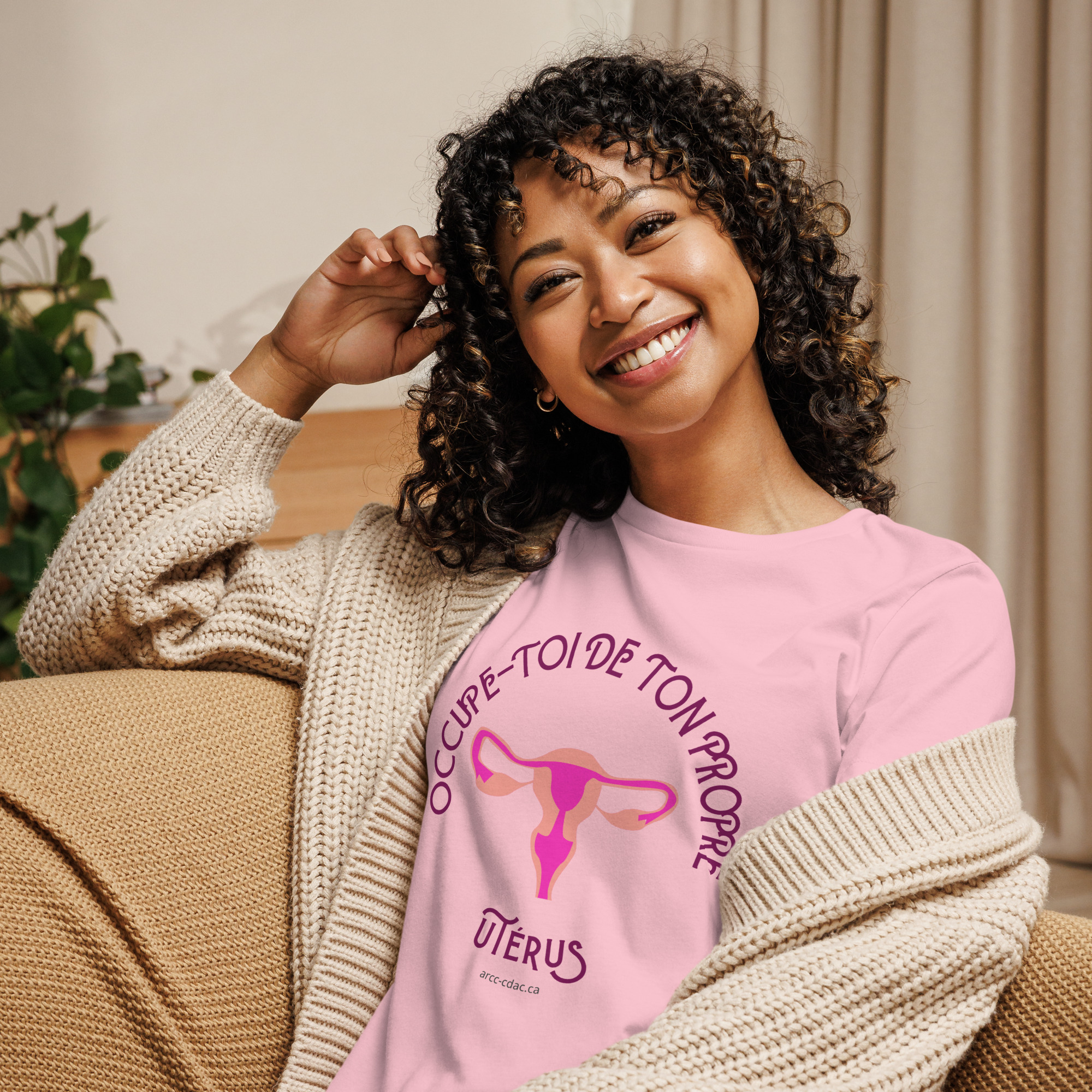 Occupe-toi de Ton Propre Utérus T-shirt – Image 2